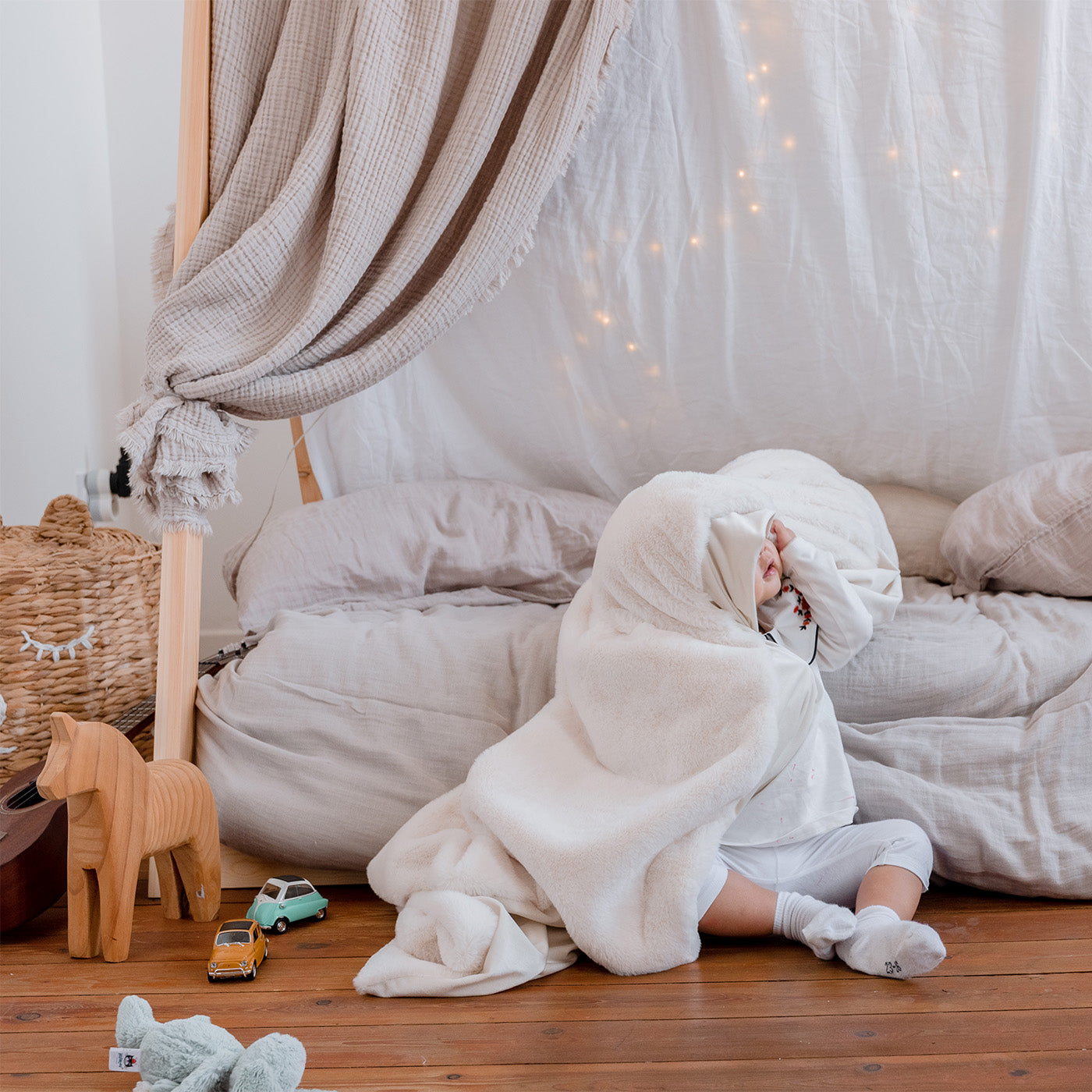 Cama Tipi Plumas para niños - Cama montessori